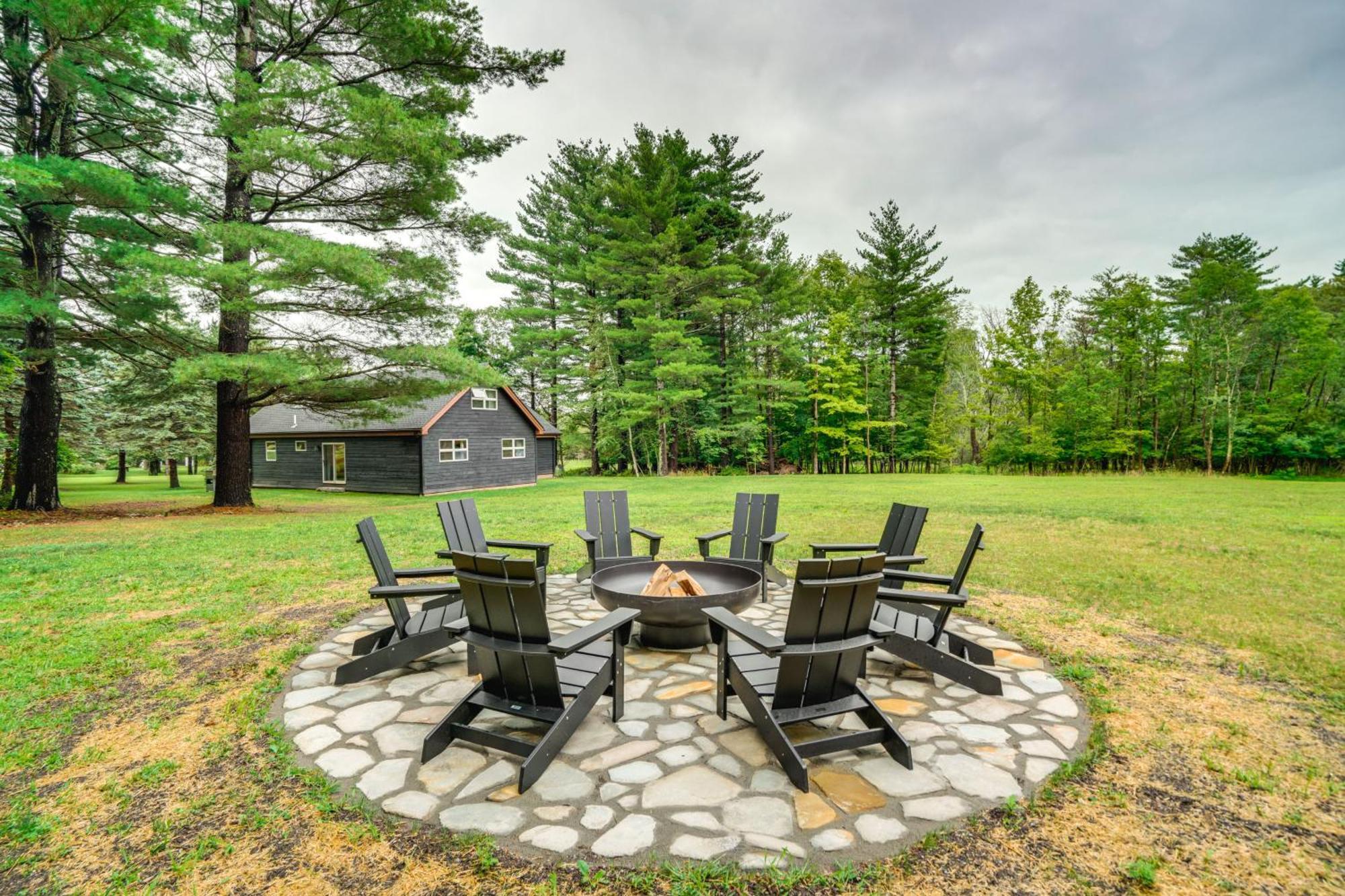 Stylish Catskills Retreat Year-Round Adventure! Villa Round Top Екстериор снимка